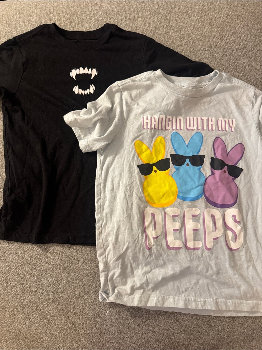 5/$15- T-shirt bundle size small